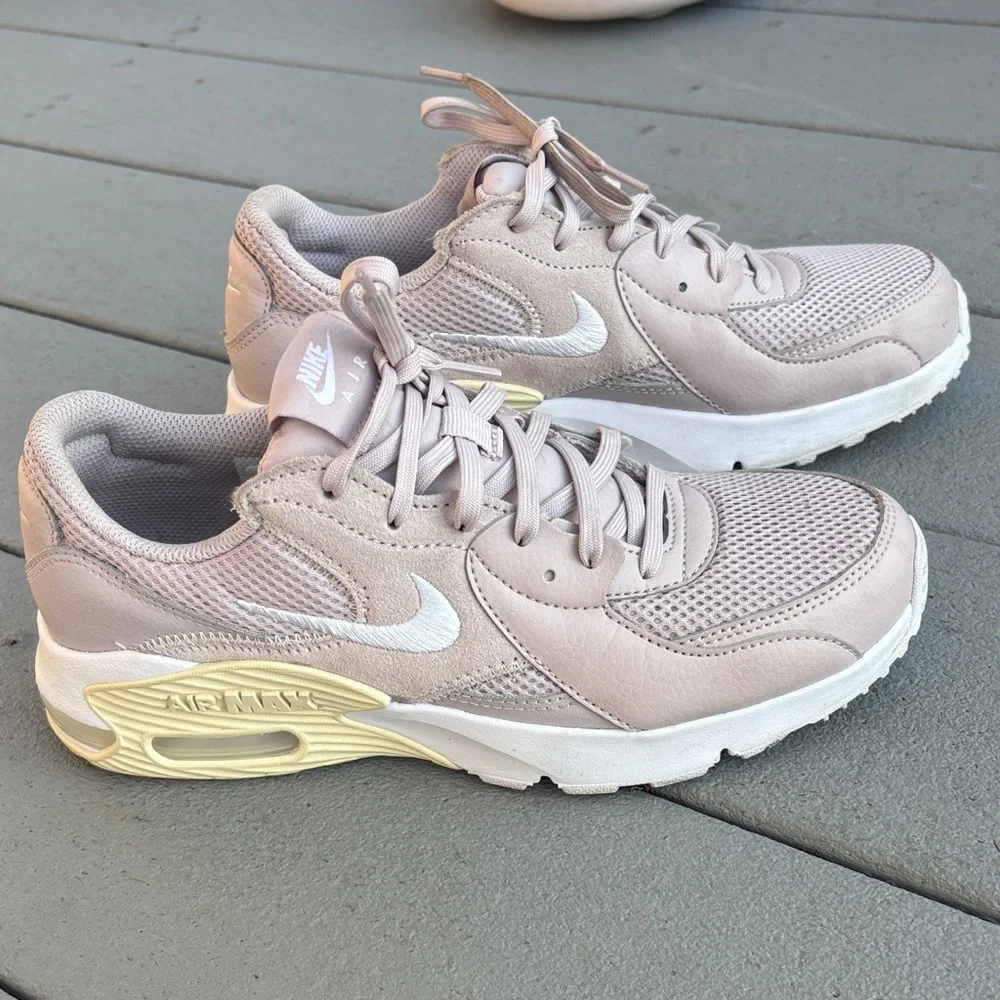 🌻Nike Women’s Pink/White Air Max Casual Sneakers 7.5 - Picture 1 of 10